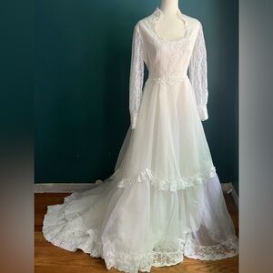 1970s Pretty Pretty Wedding Dress sz M